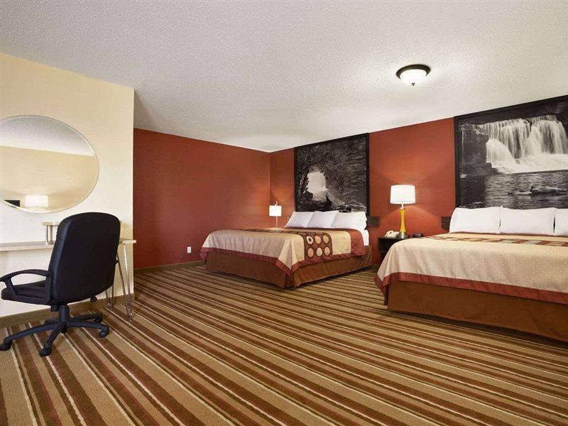 Super 8 By Wyndham Mattoon Hotell Eksteriør bilde