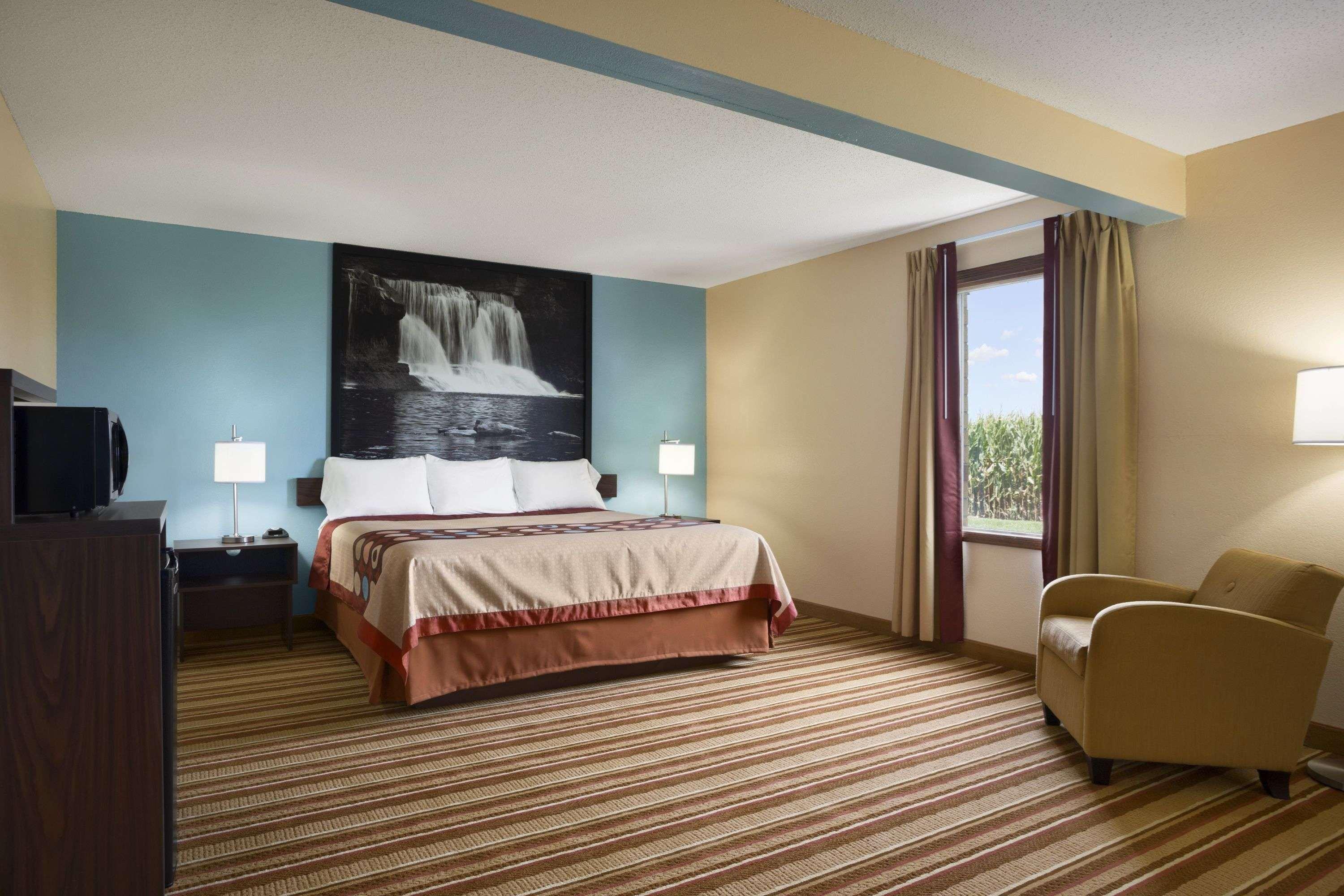 Super 8 By Wyndham Mattoon Hotell Eksteriør bilde