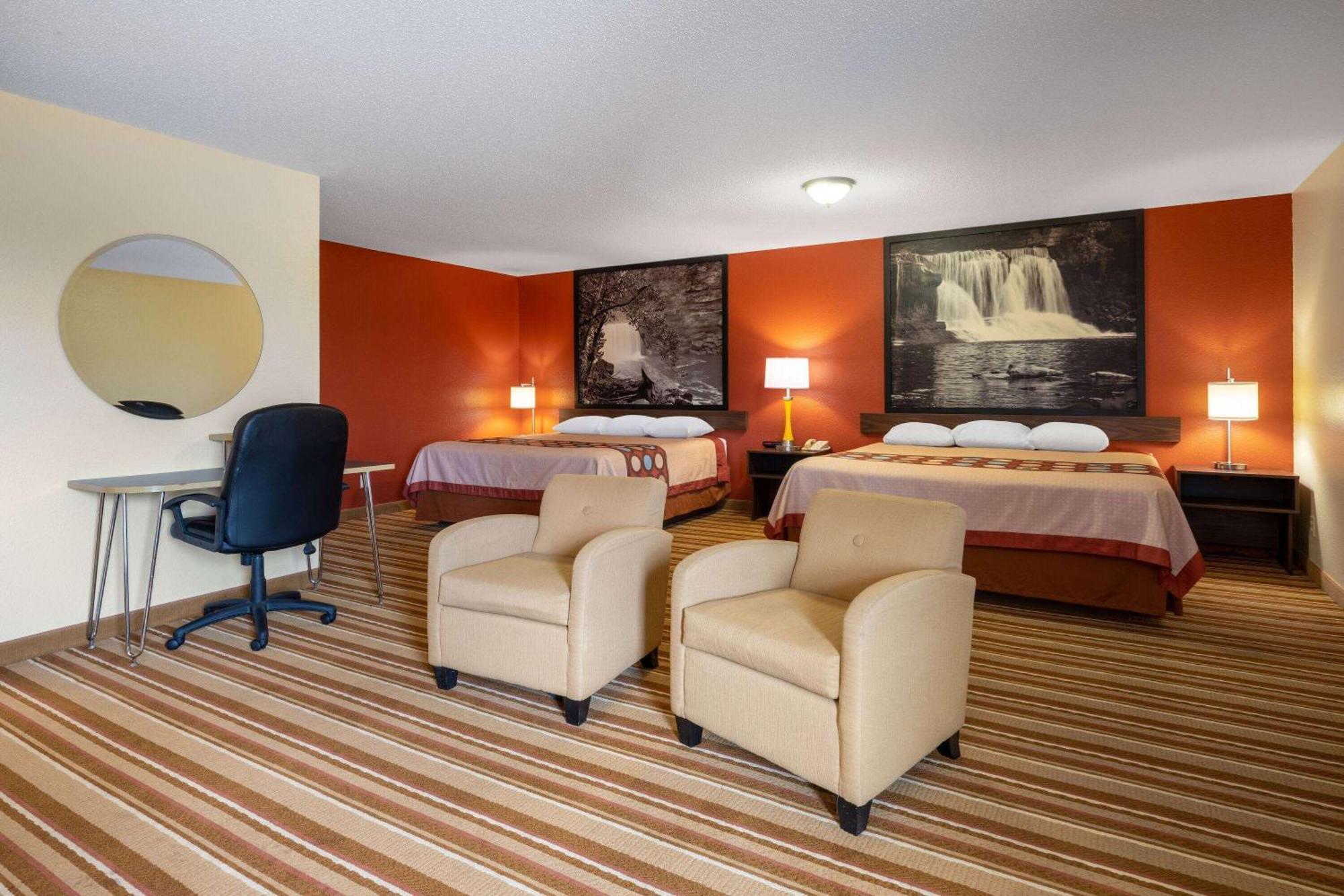 Super 8 By Wyndham Mattoon Hotell Eksteriør bilde