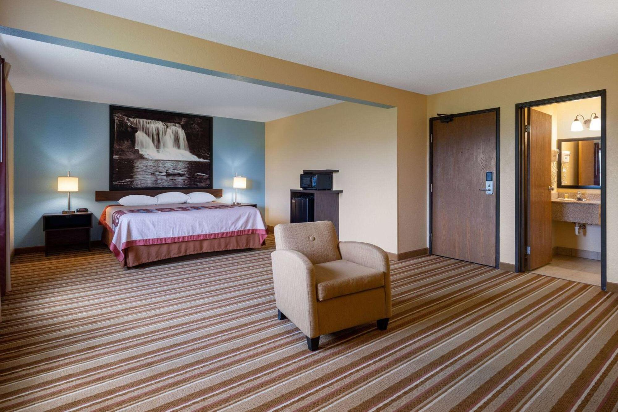 Super 8 By Wyndham Mattoon Hotell Eksteriør bilde